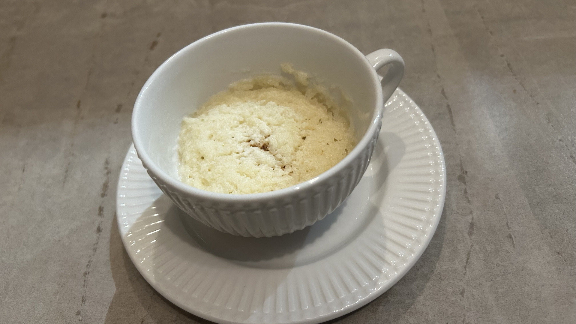 Kleiner Zitronen-Tassenkuchen
